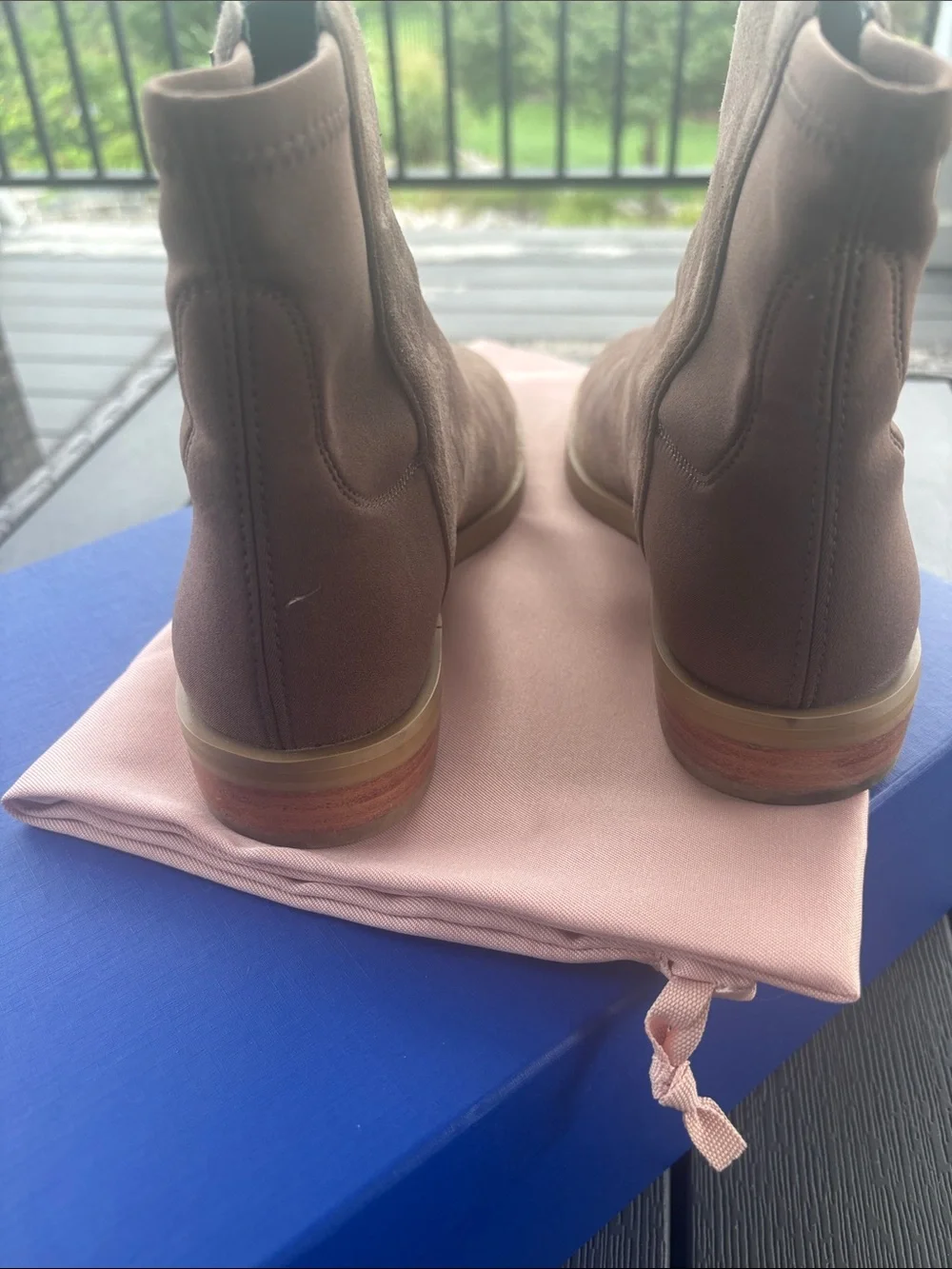 Stuart Weitzman pull on ankle boots in taupe suede size 5.5/36